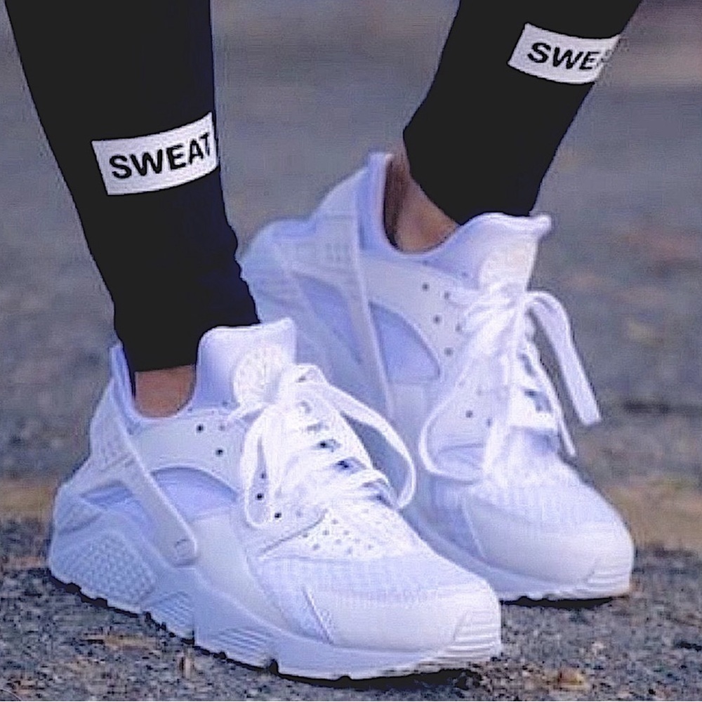 Nike Air Huarache Triple White